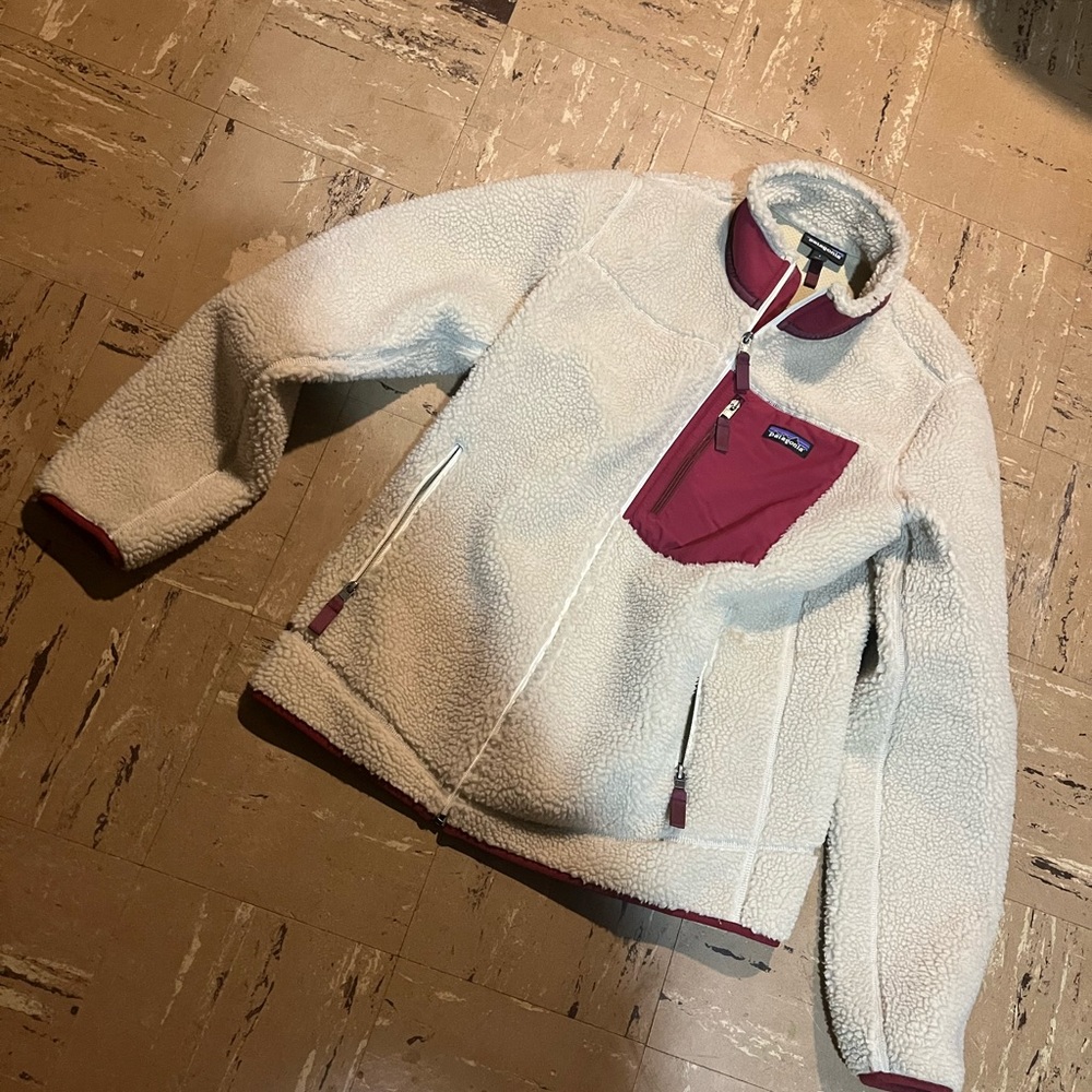 $239 retail Patagonia Women’s classic Retro x jacket size large